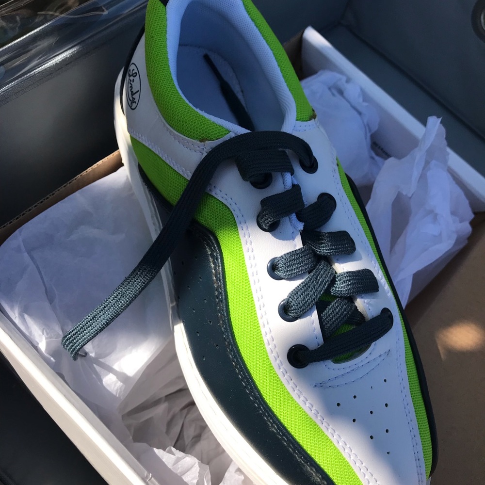 LINDS Men’s 8.5 (Women’s 10.5) Bowling Shoes